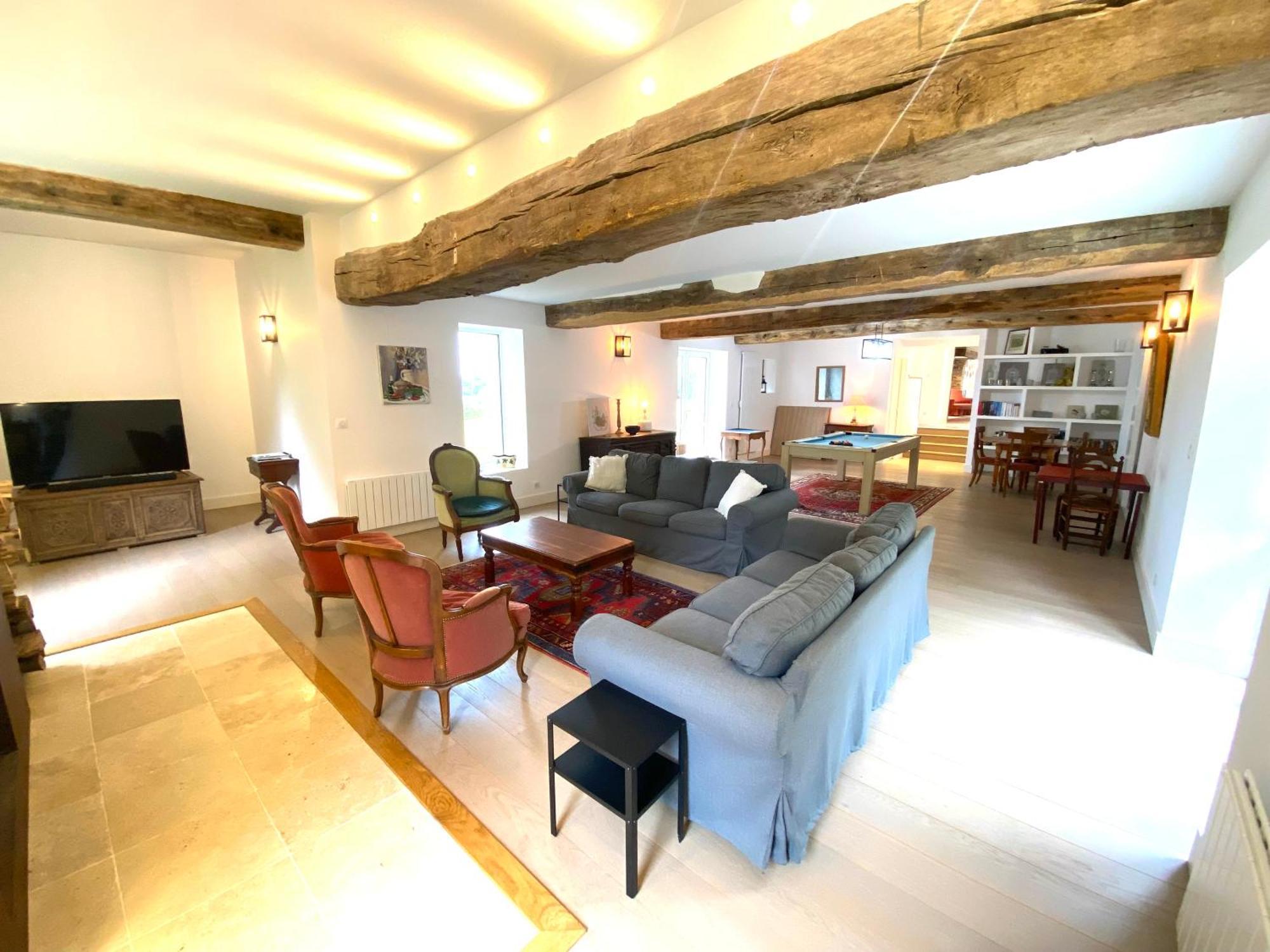 Le Pressoir Du Chateau De Neuville - Famille & Amis * Livarot-Pays-d'Auge