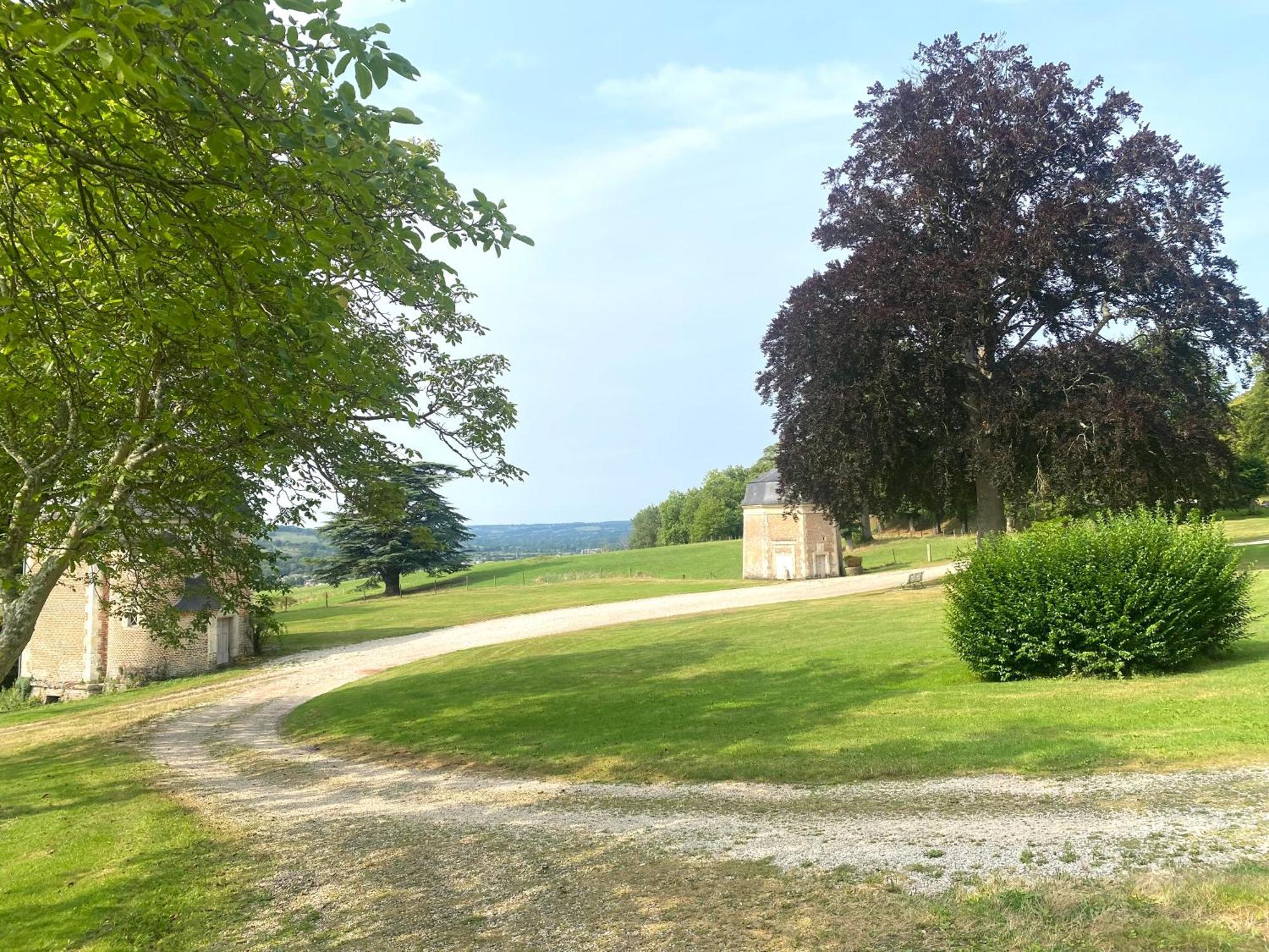 Le Pressoir Du Chateau De Neuville - Famille & Amis Livarot-Pays-d'Auge