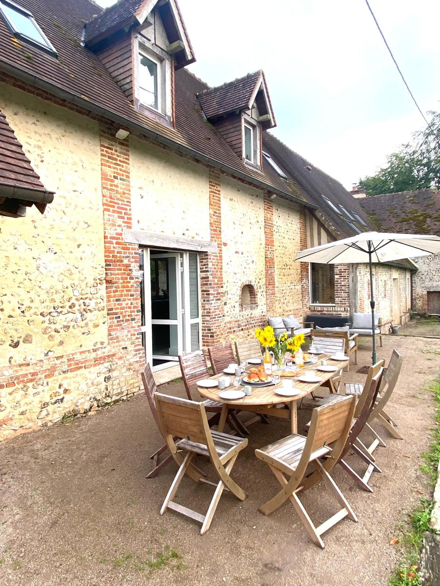 Le Pressoir Du Chateau De Neuville - Famille & Amis Holiday home