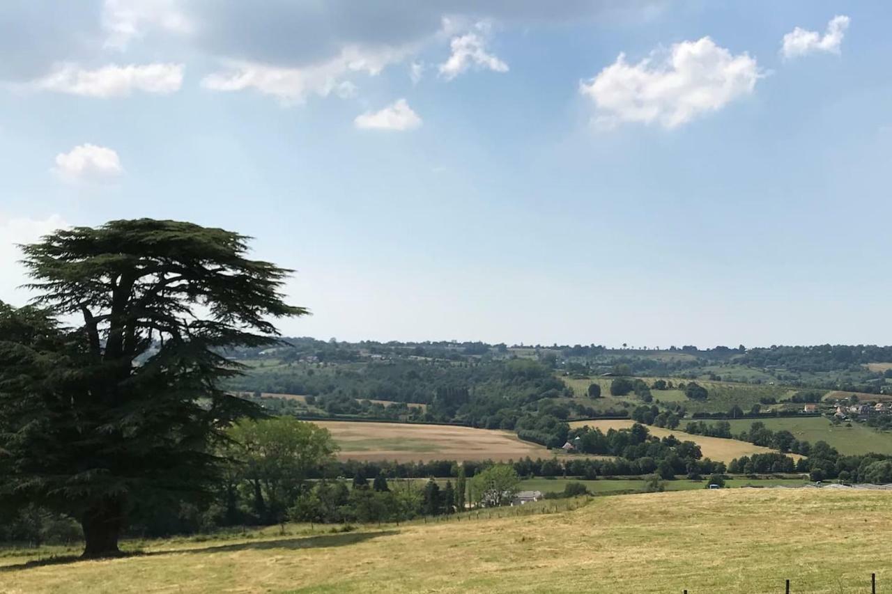 Le Pressoir Du Chateau De Neuville - Famille & Amis